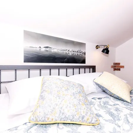 Old Split-two Sisters Appartement *